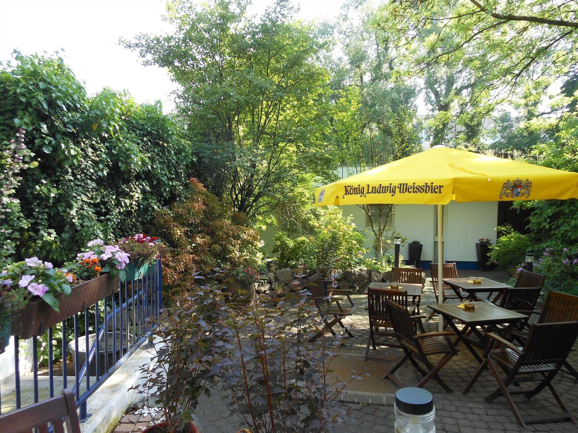 Garden Bilk Hafen Hotel Dusseldorf Bagian luar foto